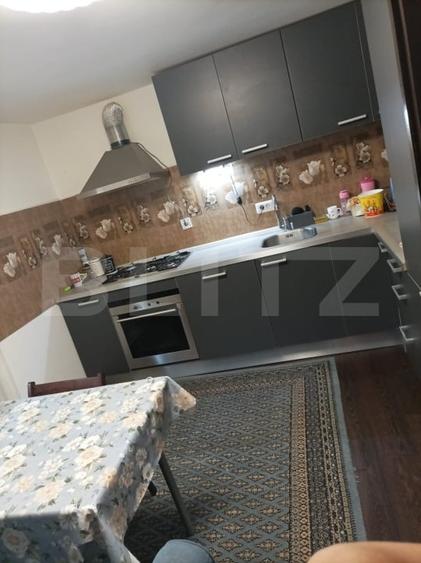 Casă individuală cu 4 camere cu Canalizare în Periferie