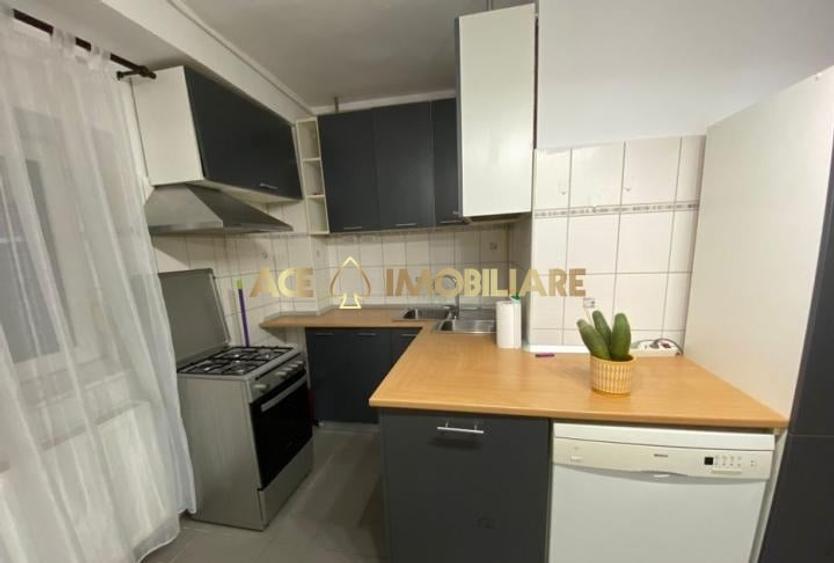 Apartament cu 2 camere semidecomandat, mobilat în Unirii