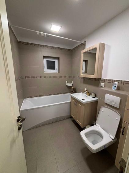 Apartament cu 2 camere decomandat în Lipovei