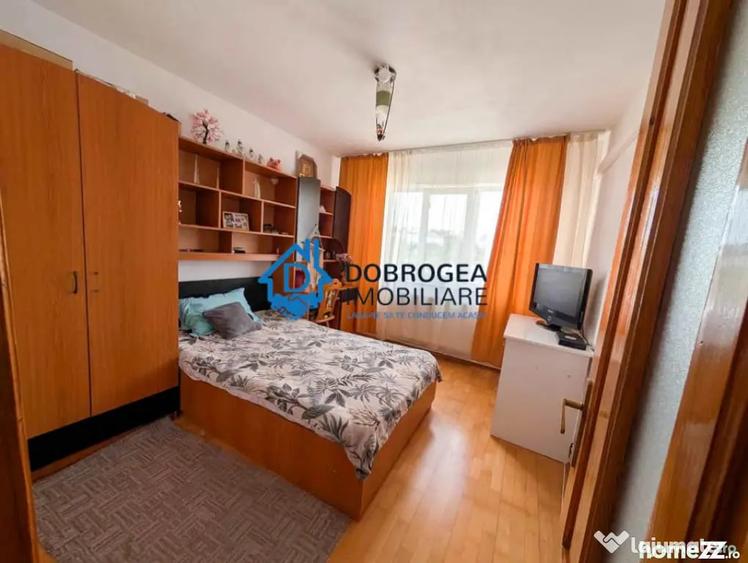 Apartament cu 3 camere decomandat în Păcii