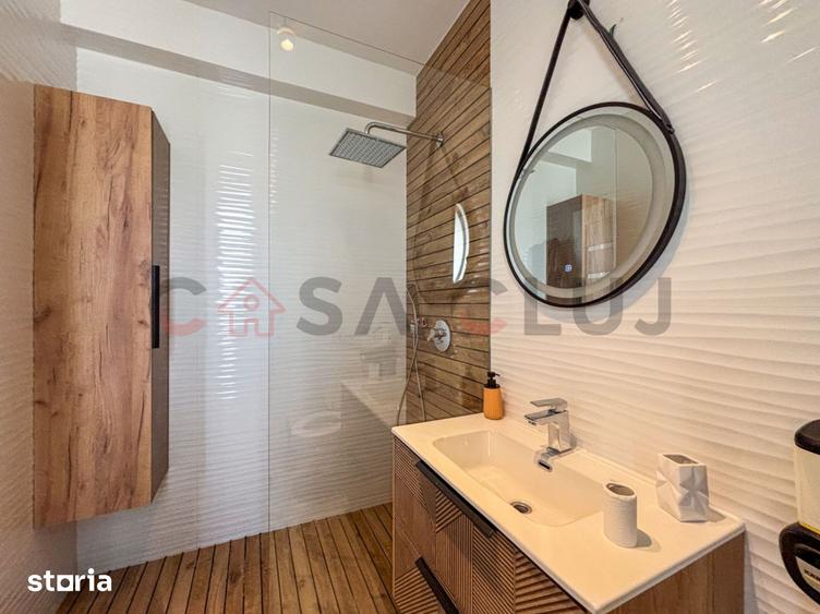 Casă cu 4 camere cu Canalizare în Baciu