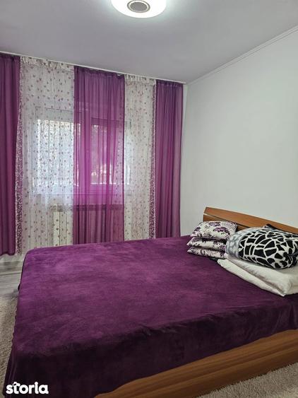 3 CAMERE - INEL I - 12