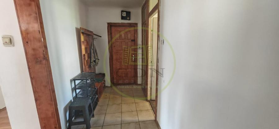 Apartament cu 4 camere decomandat în 1 Mai