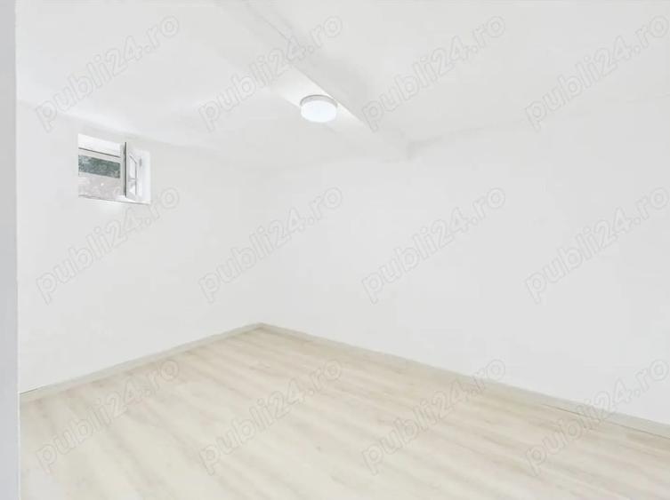 Casă cu 3 camere cu Teren 1438 Mp în Turnu