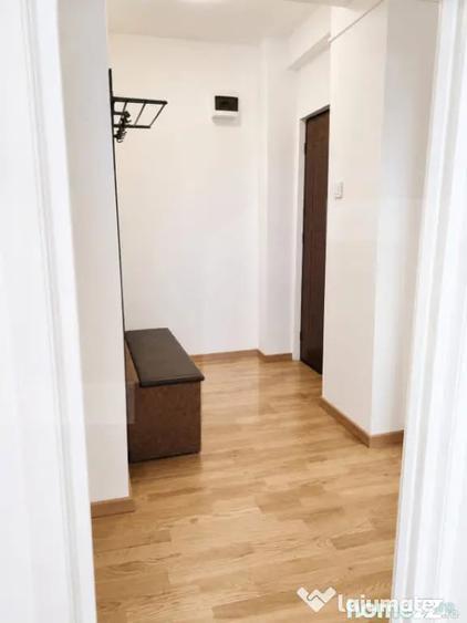 Apartament cu 3 camere decomandat în Sud