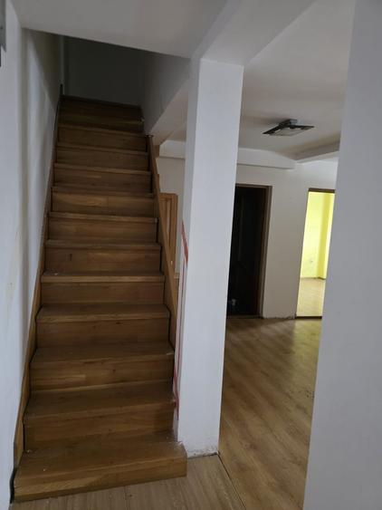 Apartament cu 4 camere decomandat în Decebal