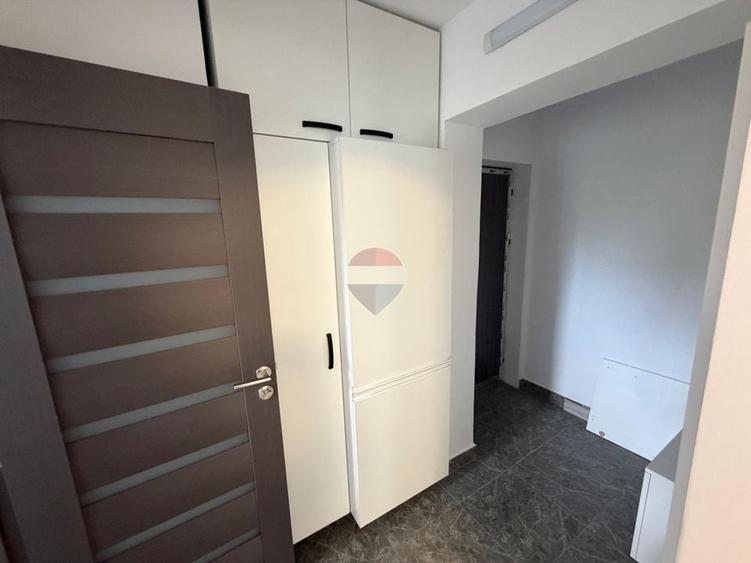 Apartament cu 2 camere semidecomandat, mobilat în Săsar