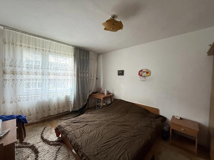 Apartament cu 2 camere decomandat în Exterior Vest
