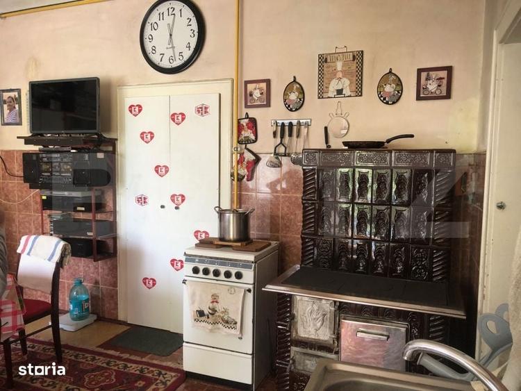Casă cu 4 camere în Colțirea