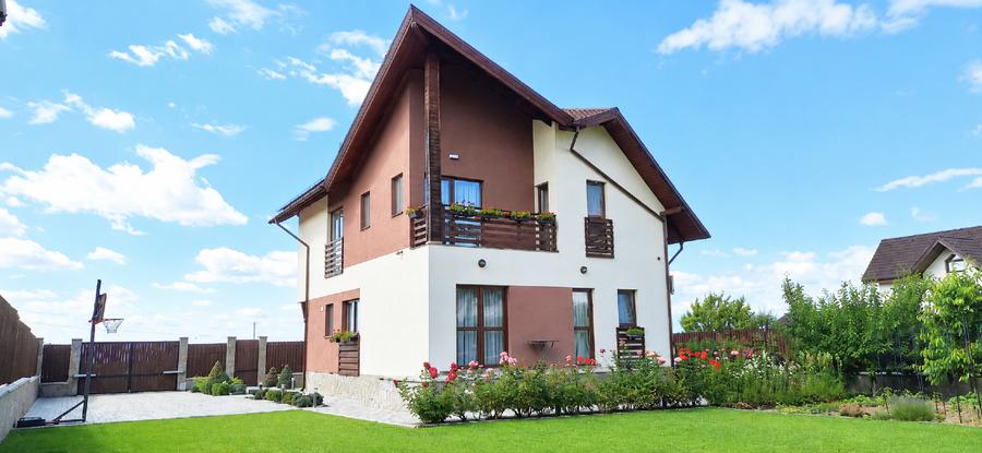 Casă individuală cu 4 camere cu Canalizare în Baciu