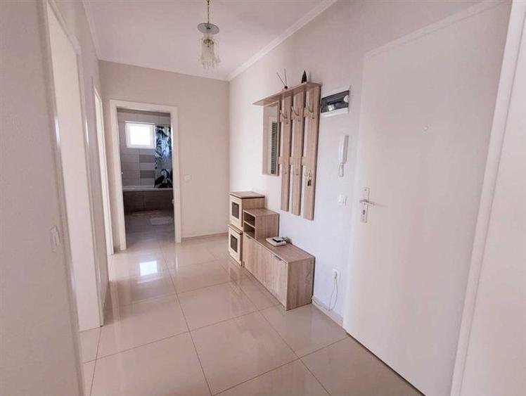 Apartament cu 2 camere decomandat, mobilat în Avantgarden