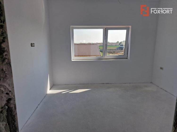 Apartament cu 3 camere decomandat în Bucovăț (Remetea Mare)