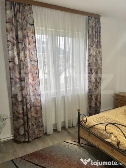 Casa de vanzare, 8 camere, 263 mp + 400 mp teren, in Cam - 18