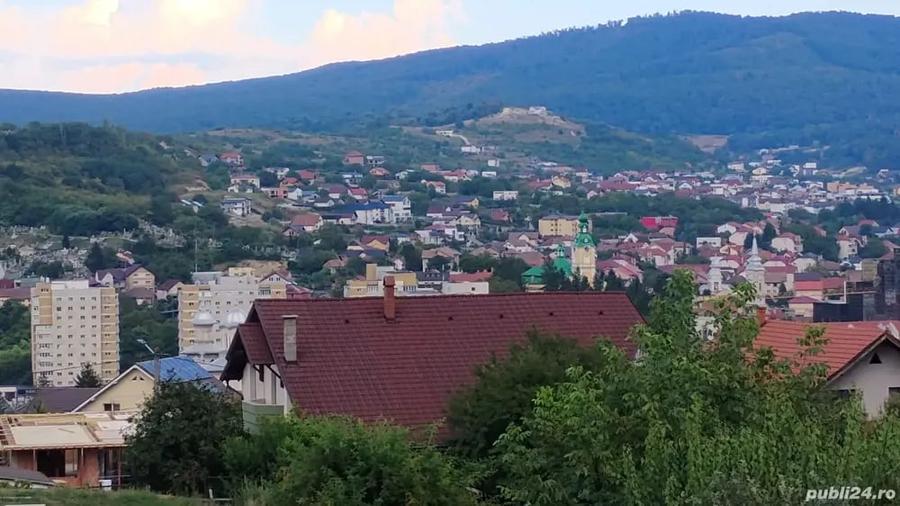 Casă cu 4 camere cu Teren 50 Mp în Central