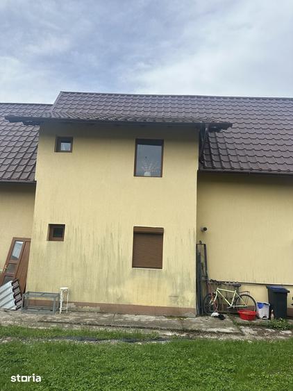 Casă cu 4 camere decomandat cu Teren 506 Mp în Cornu