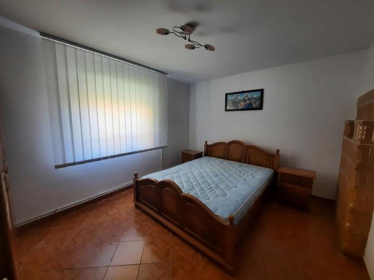 Casă individuală cu 5 camere cu Garaj în Săvinești