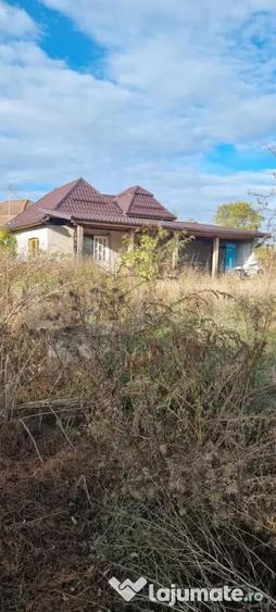 Casă cu 2 camere cu Teren 3267 Mp în Tău