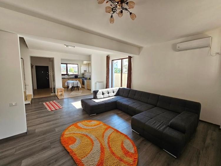 Duplex cu 4 camere cu Canalizare în Central