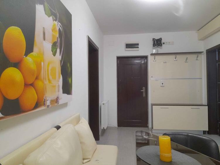 Apartament cu 2 camere semidecomandat în Giroc