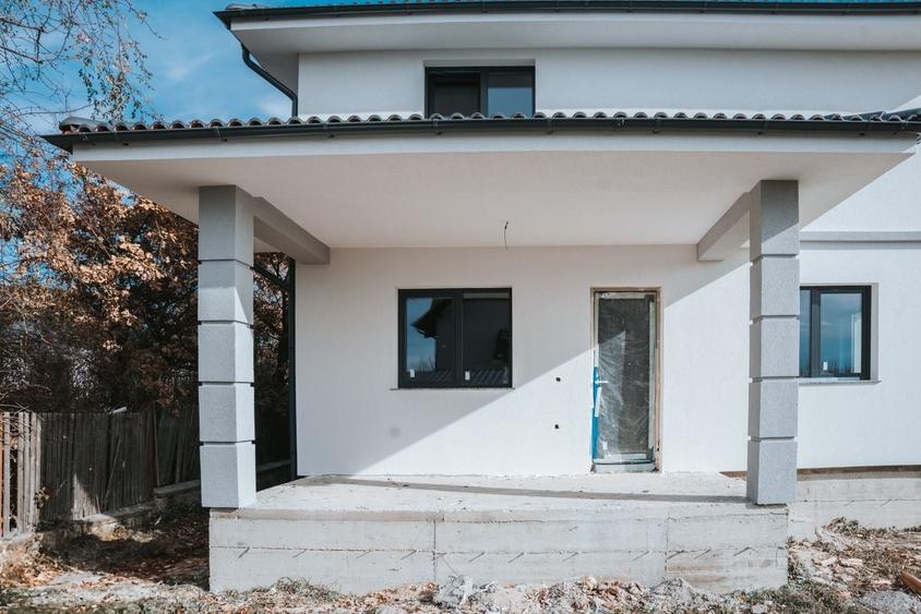 Casă cu 4 camere în Central