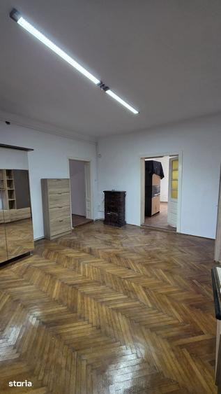 Casa de 3 camere, 130 mp., curte si gradina in zona Micro 1 - 2