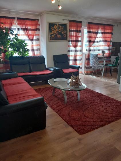 Apartament cu 3 camere semidecomandat în Florești