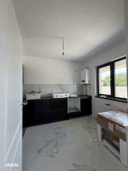 Casă cu 4 camere cu Teren 350 Mp în Central