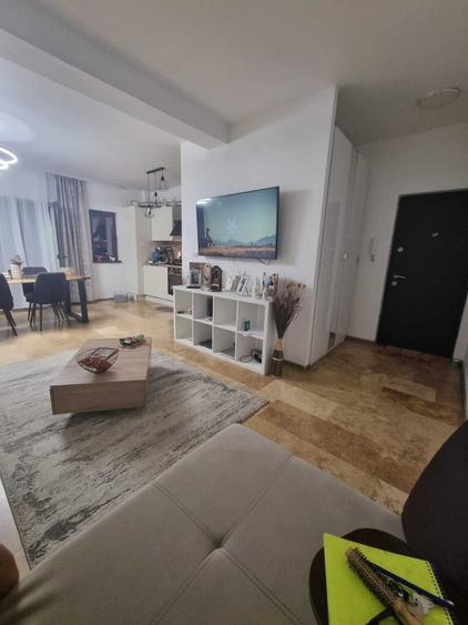 Apartament cu 2 camere decomandat în Girocului