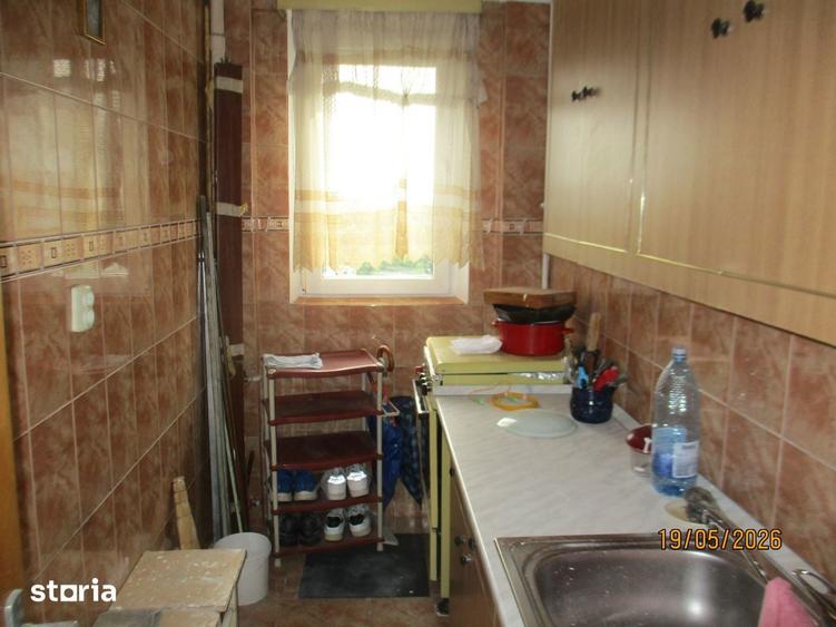 Drumul Taberei Raul Doamnei langa metrou - 1