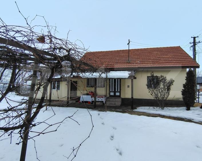 Casă individuală cu 2 camere cu Canalizare în Jucu de Sus