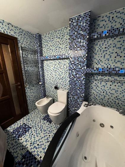 Apartament cu 4 camere decomandat în Ostroveni