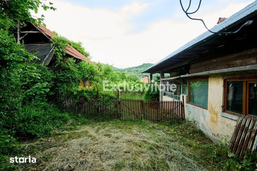 Casă cu 3 camere cu Teren 4696 Mp în Central