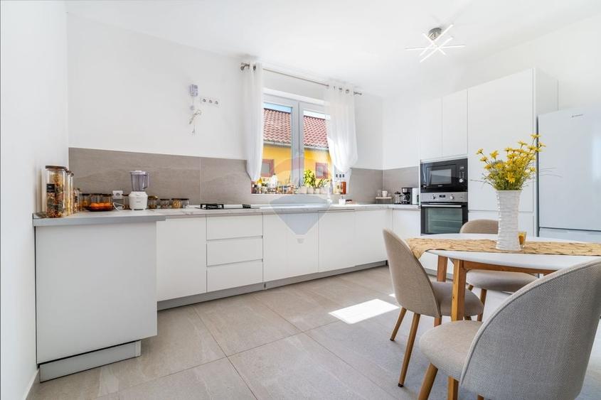Duplex cu 4 camere cu Teren 276 Mp în Dâmbul Rotund