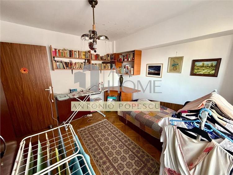 Apartament cu 4 camere decomandat în Ultracentral