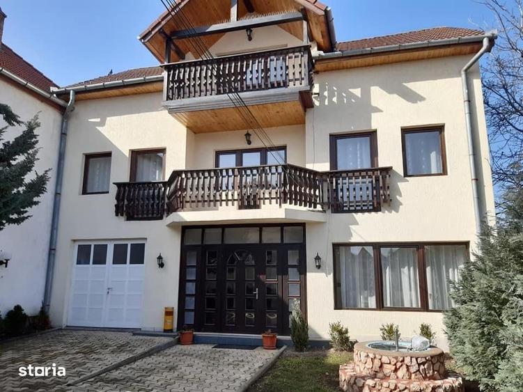 Casă cu 4 camere în Central