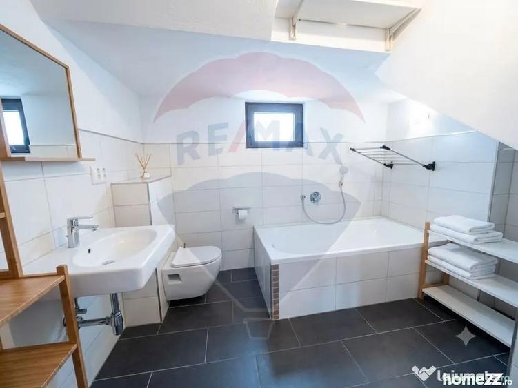 Casă cu 5 camere cu Teren 2236 Mp în Central