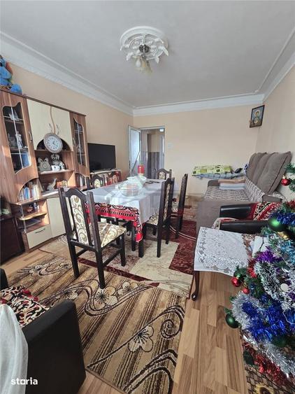 Apartament cu 3 camere decomandat în Alexandru cel Bun