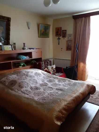 Casă cu 5 camere cu Teren 1243 Mp în Slobozia Nouă