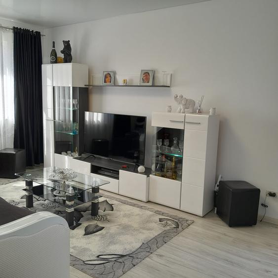 Apartament cu 2 camere decomandat, mobilat în Dobroești