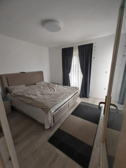 Casă cu 5 camere cu Teren 1100 Mp în Central