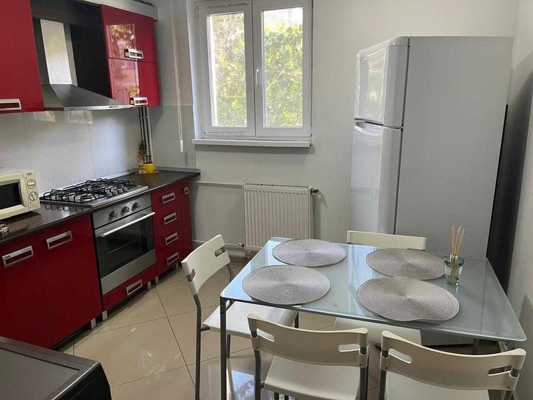 Apartament cu 2 camere decomandat în Drumul Taberei