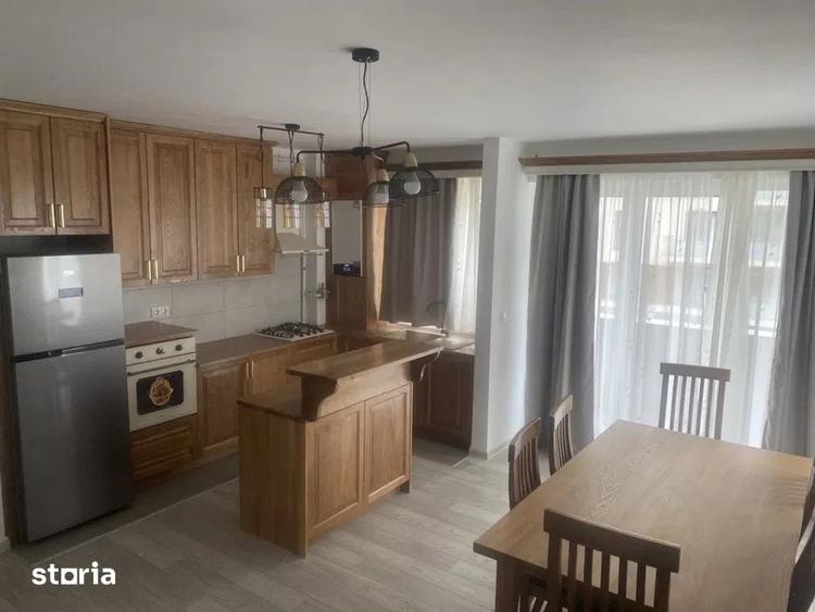 Apartament cu 3 camere decomandat în Libertății