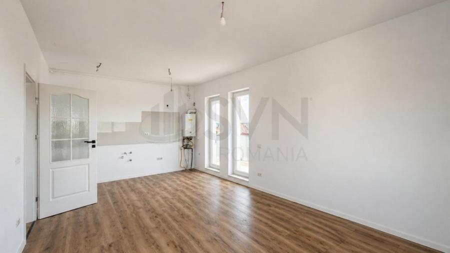 Apartament cu 3 camere decomandat în Sisești