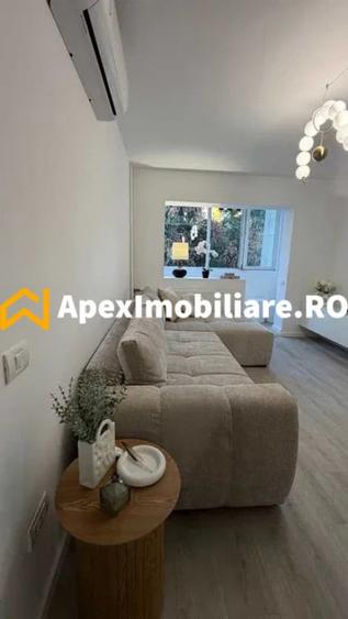 Apartament cu 4 camere semidecomandat în Central