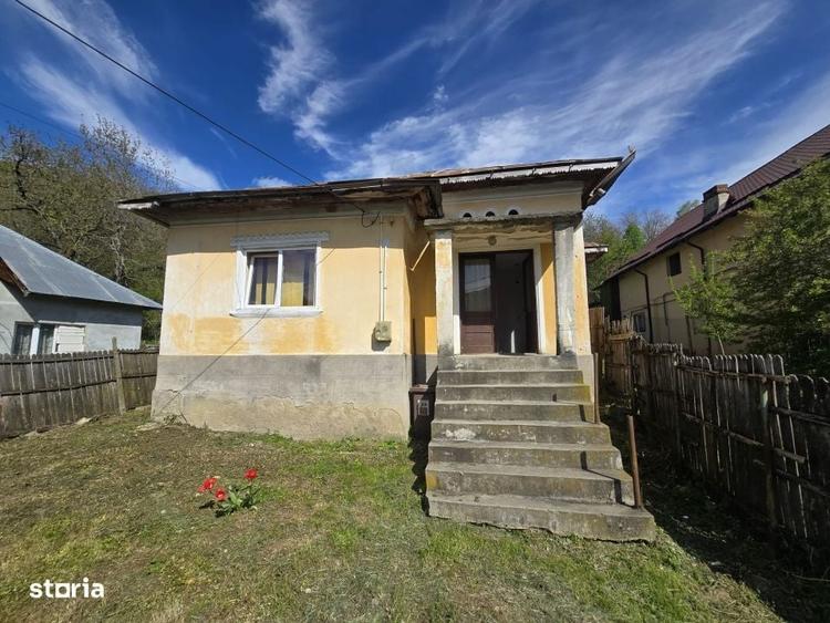 Casă cu 2 camere în Izvorani