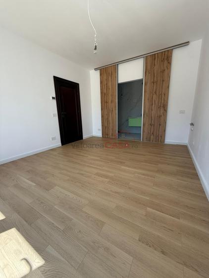 Casă individuală cu 5 camere cu Canalizare în Ozana