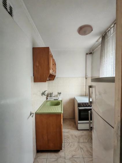 Garsonieră decomandată în Vest