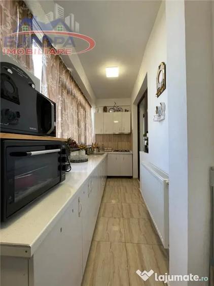 Apartament cu 2 camere decomandat în C5