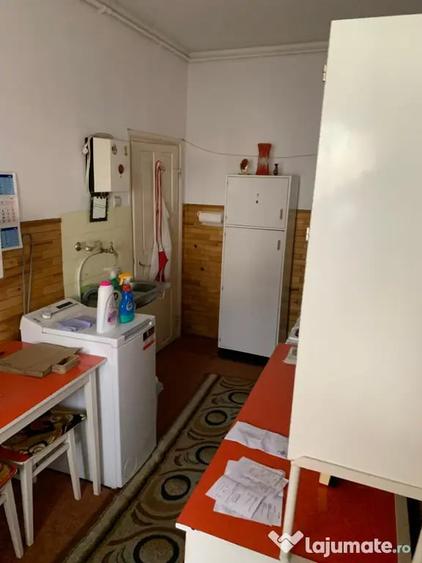 Casă cu 3 camere în Central