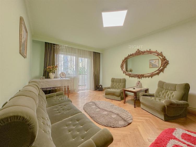 Apartament cu 4 camere decomandat, mobilat în Central